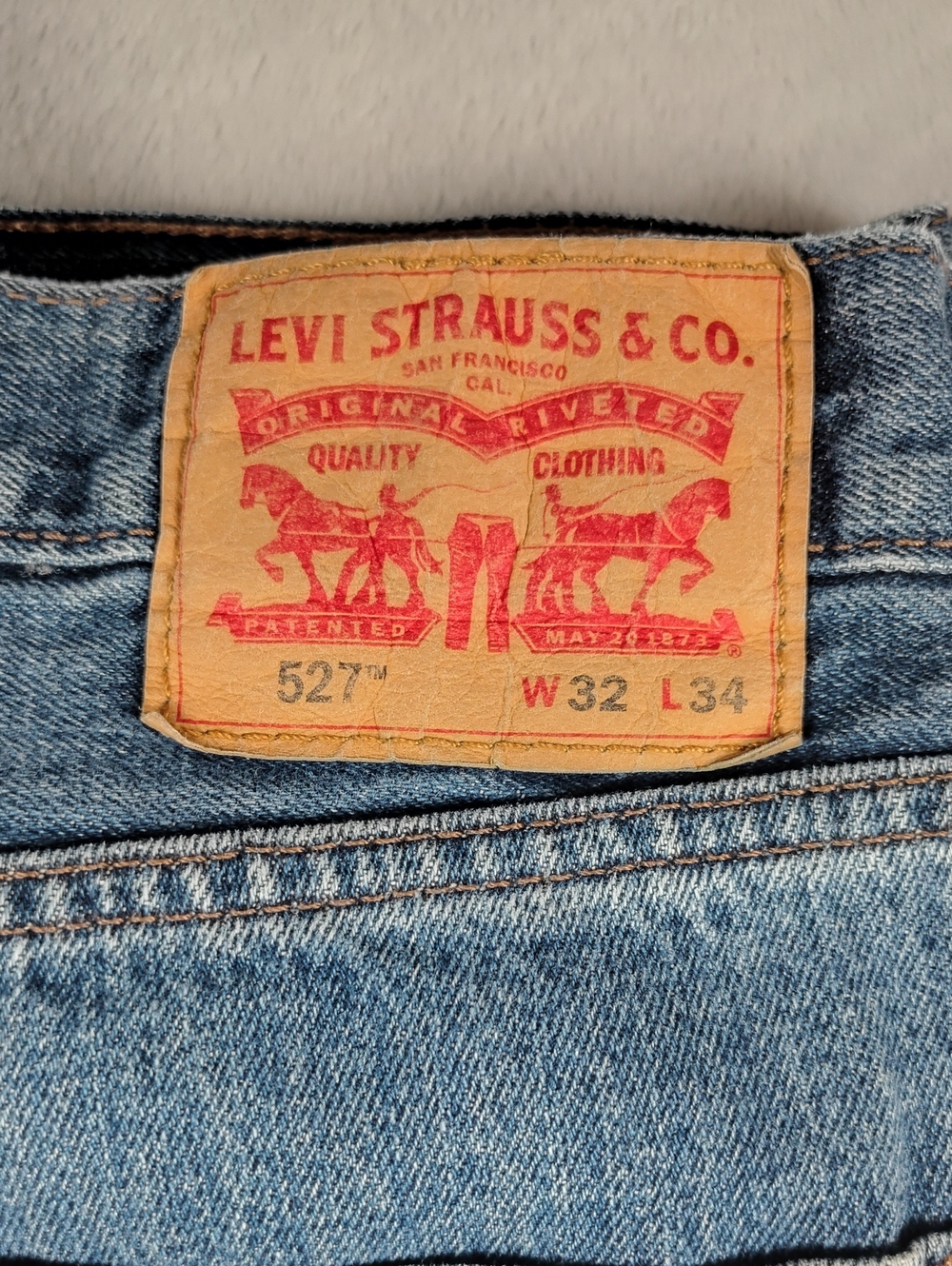Levi's Mens Medium Wash Denim 527 Slim Fit Boot Cut Jeans Size 32 x 34 - Picture 2 of 12